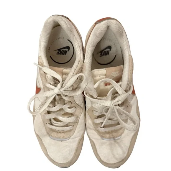 Nike Venture Runner Retro Sneakers Women Size 8 Cream Orange athletic casual - Picture 5 of 9